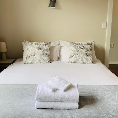 Uptown City Haven - Christchurch Townhouse Екстер'єр фото